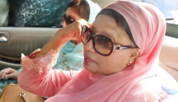 খালেদা জিয়া টিকার এসএমএস পেয়েছেন, বাসায় নিতে চান