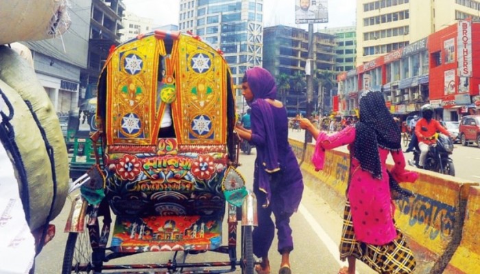 বাড়ছে হিজড়াদের চাঁদাবাজি