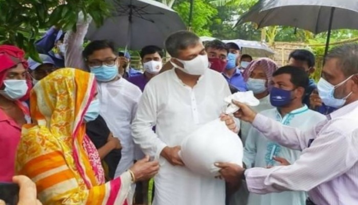 জনগনের পাশে থাকাই রাজনীতি -সাইফুজ্জামান শিখর এমপি