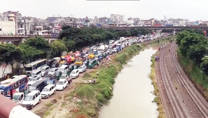 ঝুঁকি-ভোগান্তির ঈদযাত্রা