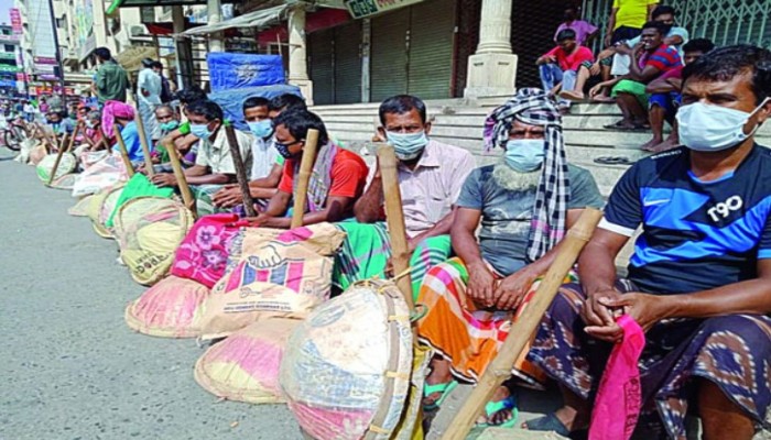 দিশাহারা নিম্ন ও মধ্যবিত্ত