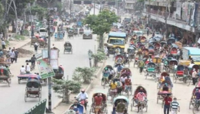 রাজধানীতে সড়কে বেড়েছে যান ও মানুষের চলাচল