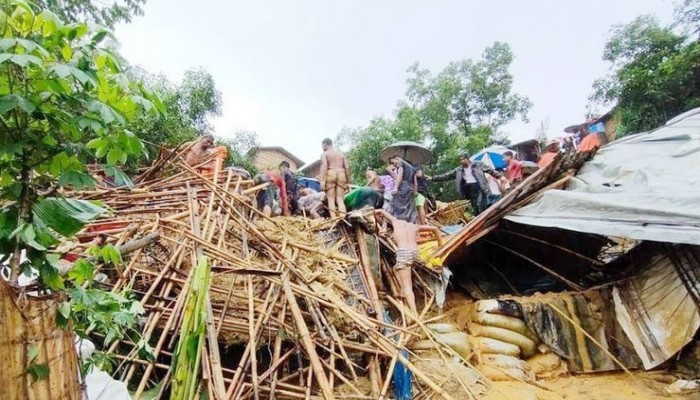 কক্সবাজারে পাহাড় ধসে রোহিঙ্গাসহ নিহত ৬