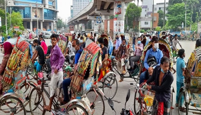 রাজধানীতে কঠোর লকডাউনেও যানজট