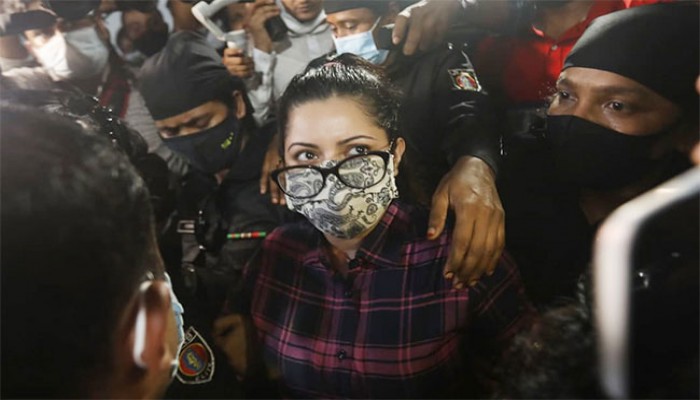 র‌্যাব সদরদপ্তরে নেওয়া হয়েছে পরীমণিকে