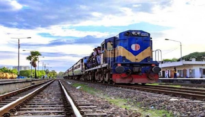 ১১ আগস্ট থেকে চলবে ট্রেন