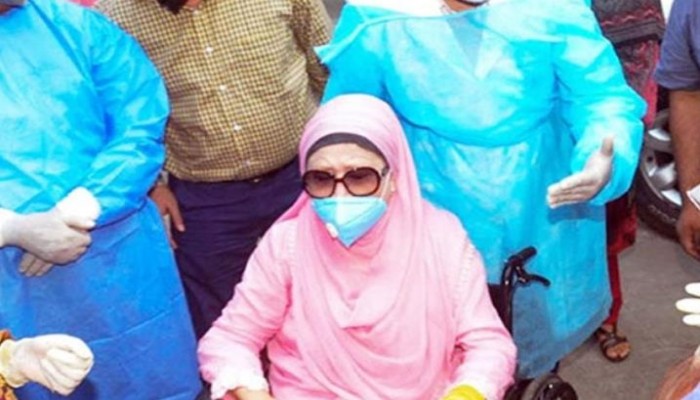 খালেদা জিয়ার অবস্থা স্থিতিশীল, শিগগিরই নেবেন দ্বিতীয় ডোজের টিকা : মির্জা ফখরুল