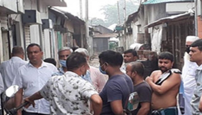 টরকী বন্দরে পাহারাদারসহ অর্ধশতাধিক মানুষকে বেঁধে গণডাকাতি!