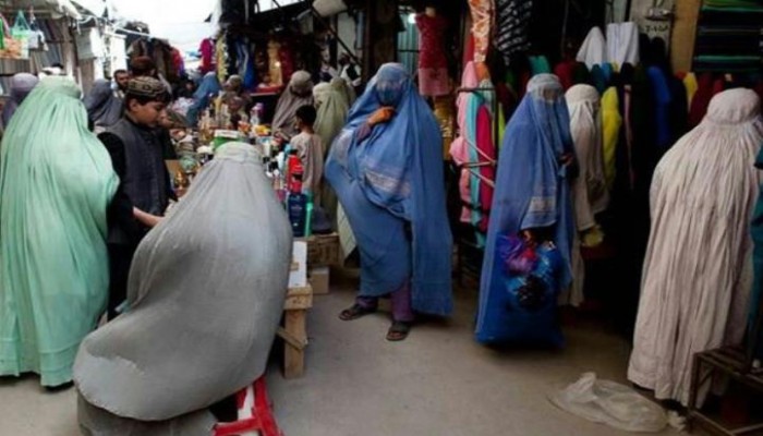 কাবুলে বোরকা কেনার হিড়িক