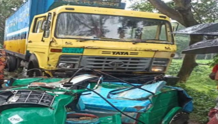 হবিগঞ্জে কাভার্ড ভ্যান-সিএনজির মুখোমুখি সংঘর্ষে নিহত ৬