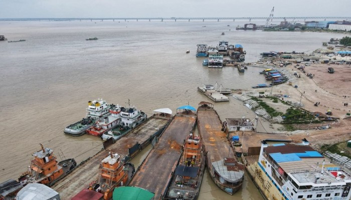 পদ্মা সেতু এড়িয়ে চলতে বাংলাবাজার-মাওয়া ফেরিঘাট চালুর দাবি