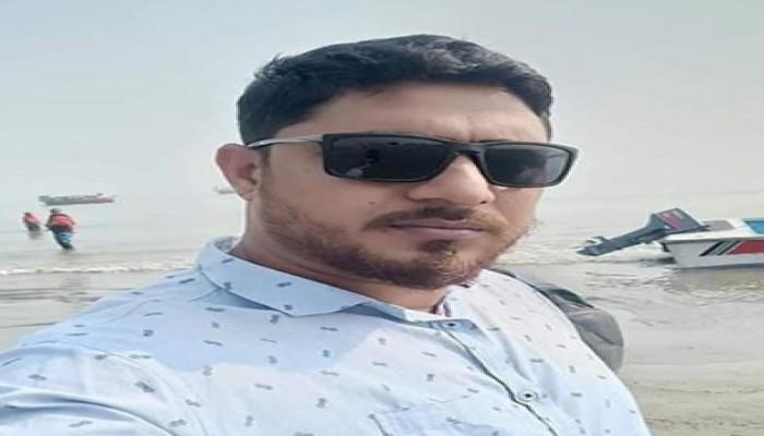 হাসপাতালে ঢুকে সাংবাদিককে কোপাল দুর্বৃত্তরা