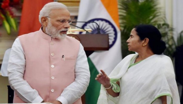 কমছে মোদির জনপ্রিয়তা, বেড়েছে মমতার!
