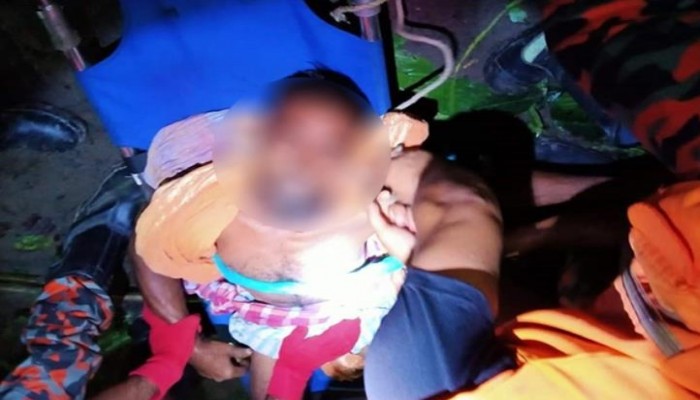 নারকেল গাছের মাথায় দিনমজুরের মৃত্যু, ৫ ঘণ্টা পরে উদ্ধার মরদেহ