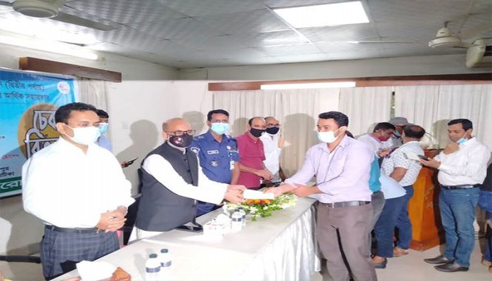 ‘সংবাদমাধ্যমের কল্যাণে ব্যাপক কর্মসূচি হাতে নিয়েছেন শেখ হাসিনা’