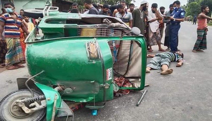 টাঙ্গাইলে বাস-সিএনজির সংঘর্ষে নিহত ১