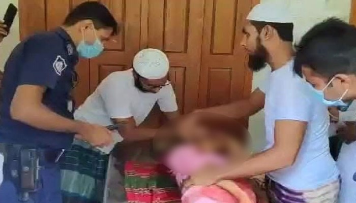 কুষ্টিয়ায় সানসেট ভেঙে চাপা পড়ে মাদ্রাসা ছাত্র নিহত
