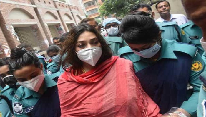 করোনার ভুয়া রিপোর্ট : সাবরিনার বিরুদ্ধে সাক্ষ্য ৬ সেপ্টেম্বর