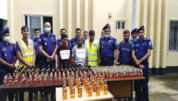 বিশ্বনাথে ২১৮ বোতল ভারতীয় মদসহ শীর্ষ দুই মাদক ব্যবসায়ী গ্রেফতার