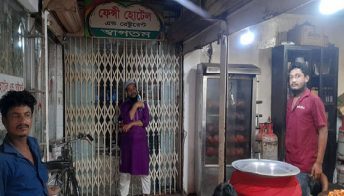 প্রতিপক্ষের কাছে খাবার বিক্রি করায় রেস্তোরাঁয় তালা দিলেন কাদের মির্জা