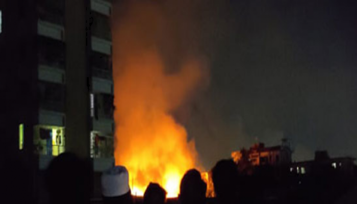 নারায়ণগঞ্জ জেলা কারাগারের পাশে জুটের গোডাউনে অগ্নিকাণ্ড