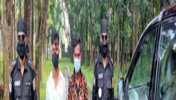 কিশোরগঞ্জে ১৭৯ বোতল ফেনসিডিলসহ গ্রেফতার ২