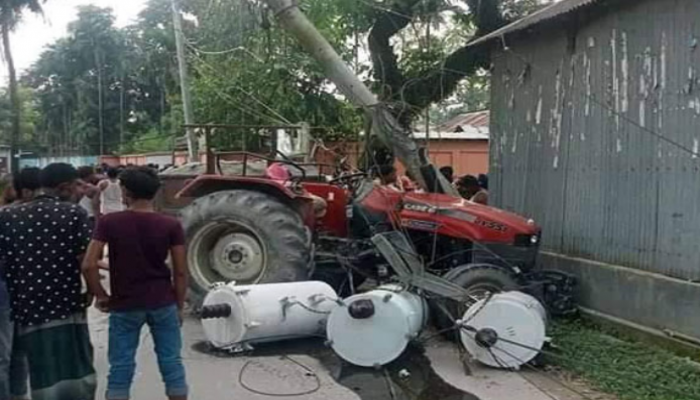 ট্রাক্টরের ধাক্কায় বিদ্যুতের ট্রান্সফমার পড়ে যুবক নিহত