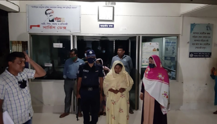 গৃহকর্মীকে গরম ইস্ত্রির ছ্যাঁকা, সিআইডি কর্মকর্তার স্ত্রী গ্রেফতার