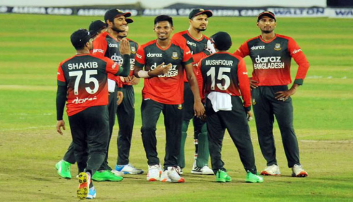 অতিরিক্ত খেলোয়াড় হিসেবে যাবে যে দু’জন
