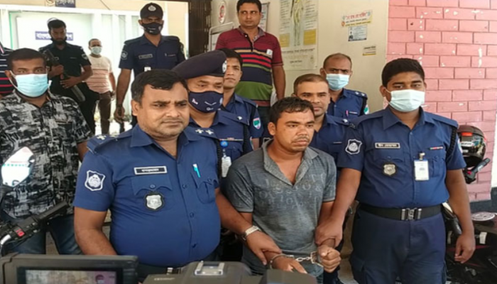 কেন পরকীয়া প্রেমিকাকে গলাকেটে হত্যা, কারণ জানালেন যুবক