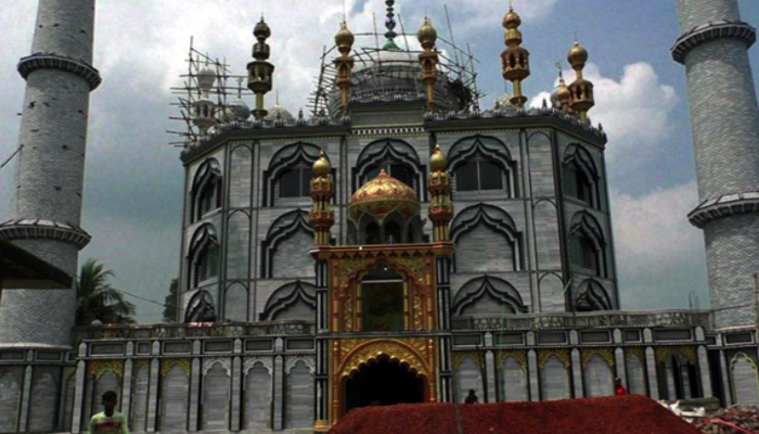 দৃষ্টিনন্দন ‘আফতাবগঞ্জ জামে মসজিদ’