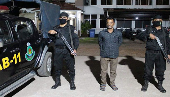 পেটের ভিতরে ইয়াবা পাচার, গ্রেফতার ১