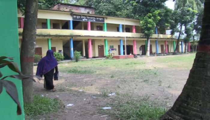 রংপুরে শিক্ষার্থীদের উপস্থিতির হার নিয়ে চিন্তা