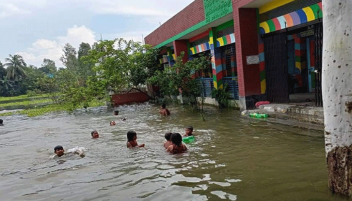 বন্যার কারণে কালিয়াকৈরে স্কুলের পাঠদান অনিশ্চিত
