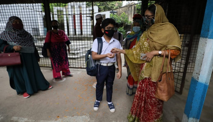 তাদের জন্য আজই স্কুল-কলেজের প্রথম দিন।