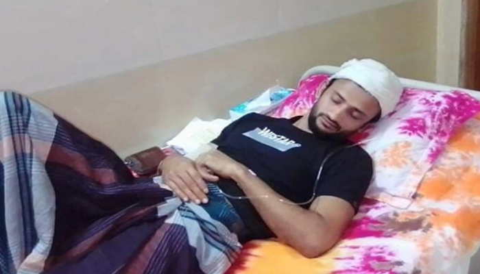 মাদক ব্যবসায় বাধা দেওয়ায় যুবককে কুপিয়ে জখম