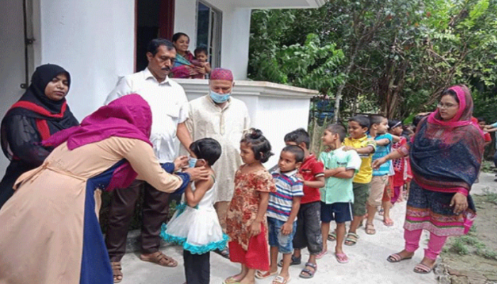বরগুনায় শিক্ষার্থীদের পদচারণায় মুখরিত শিক্ষা প্রতিষ্ঠান