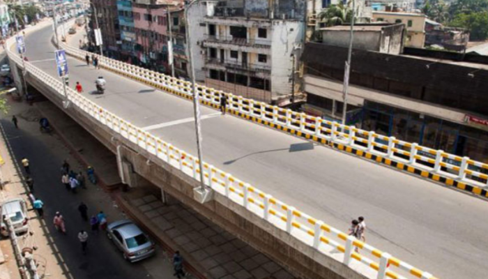 ফ্লাইওভার থেকে পড়ে এক ব্যক্তির মৃত্যু