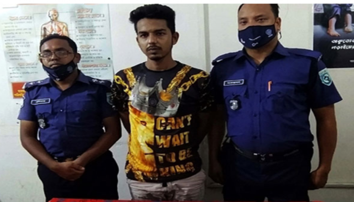 খেলনা পিস্তল ঠেকিয়ে সোয়া তিন লাখ টাকা ছিনতাই, অতঃপর…