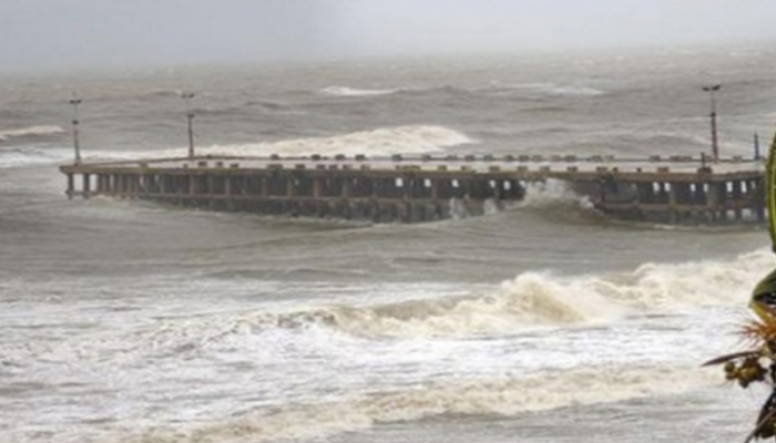 সাগরে গভীর নিম্নচাপ, জলোচ্ছ্বাসের আশঙ্কা