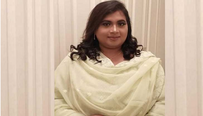 রোজীর প্রতারণার অফার: সপরিবারে ২৩ লাখ, একা গেলে ১৮ লাখ