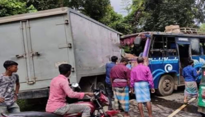 খাগড়াছড়িতে সড়ক দুর্ঘটনায় আহত ৫