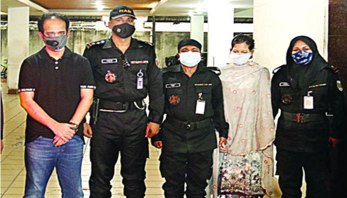 ইভ্যালির রাসেল ও স্ত্রী গ্রেফতার গুলশান থানায় গ্রাহকের মামলা, র‌্যাব কার্যালয়ে নিয়ে জিজ্ঞাসাবাদ