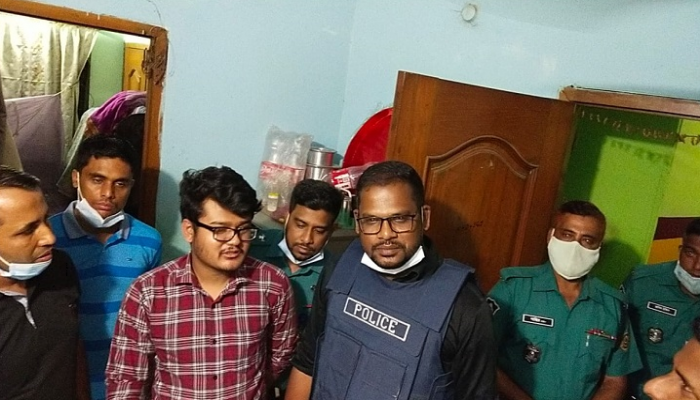ভোলায় মহানবীকে নিয়ে কটূক্তি: পূজা পরিষদের সভাপতি আটক
