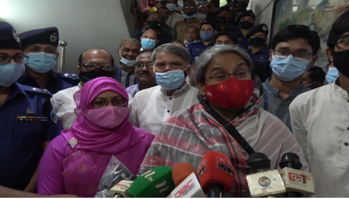 স্কুল ফি’র সঙ্গে অ্যাসাইনমেন্টের কোনো সম্পর্ক নেই : শিক্ষামন্ত্রী