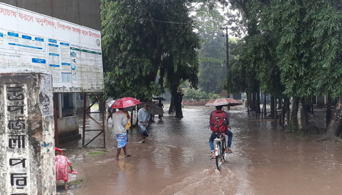 ফুলবাড়ীতে ভারী বৃষ্টিপাত, জনদুর্ভোগ চরমে