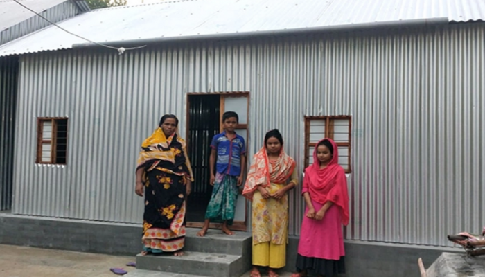 মাথা গোঁজার ঠাঁই পেলেন ঝর্না বেগম