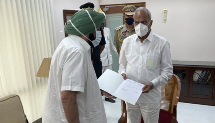 পদত্যাগ করলেন পাঞ্জাবের মুখ্যমন্ত্রী