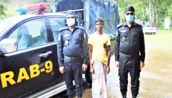 মৌলভীবাজার র‌্যাবের হাতে গ্রেপ্তার ৫৮৬ পিস ইয়াবাসহ মাদক ব্যবসায়ী আটক