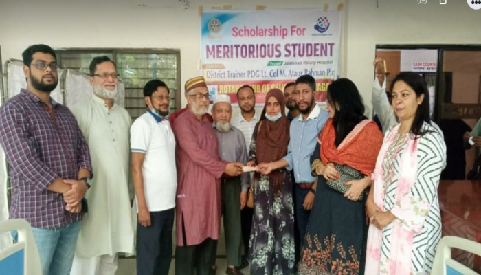 রোটারি ক্লাব অব সিলেট মহানগরের উদ্যোগে শিক্ষাবৃত্তি প্রদান